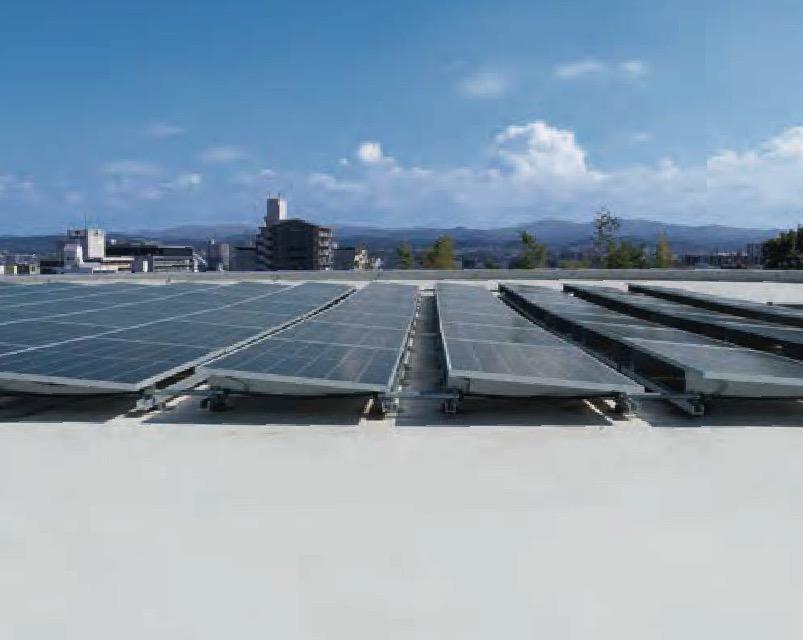 低設置のため、クリアランス幅3 5 0 m mでも太陽光 モジュール上に影が落ちない設計です。