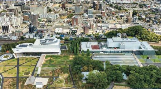 谷口吉生氏による設計「豊田市美術館」と隣接し、文化発信の拠点が一体となっています。